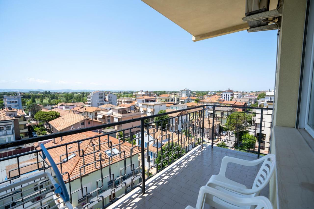 Hotel Montmartre Rimini Ngoại thất bức ảnh