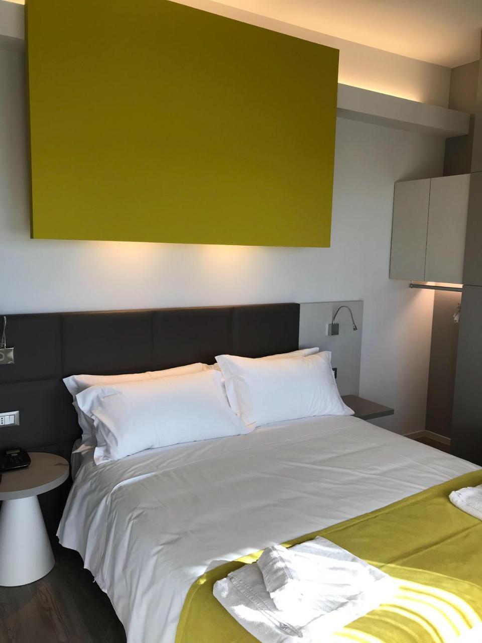 Hotel Montmartre Rimini Ngoại thất bức ảnh